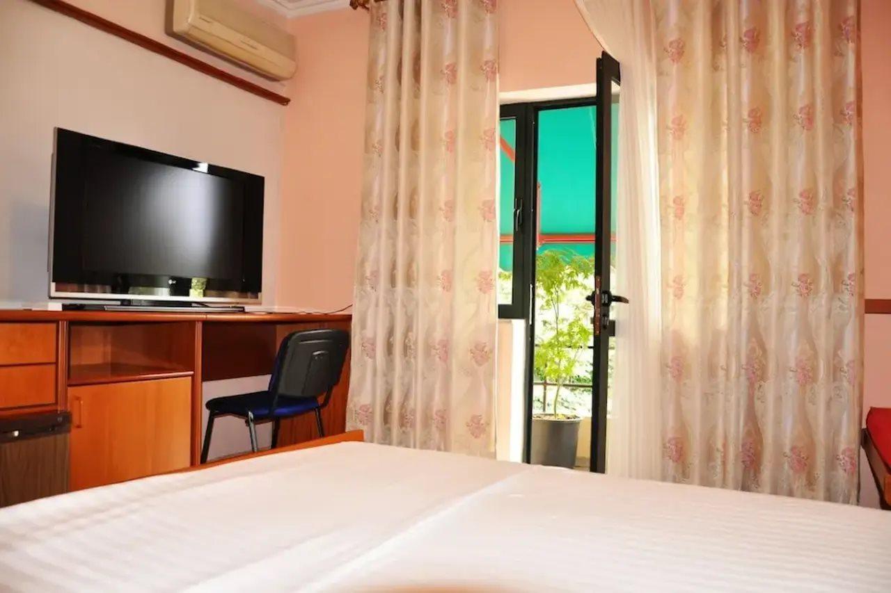 טיראנה Lugano Hotel מראה חיצוני תמונה