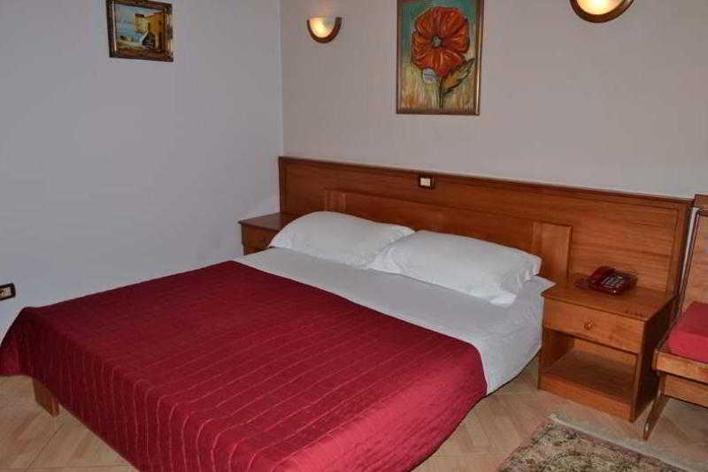טיראנה Lugano Hotel מראה חיצוני תמונה